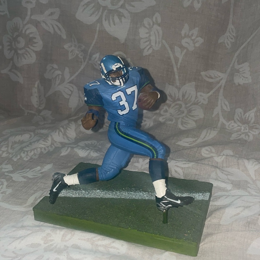 McFarlane Series 14 Shaun Alexander #37 Seattle Seahawks NFL Action Figure